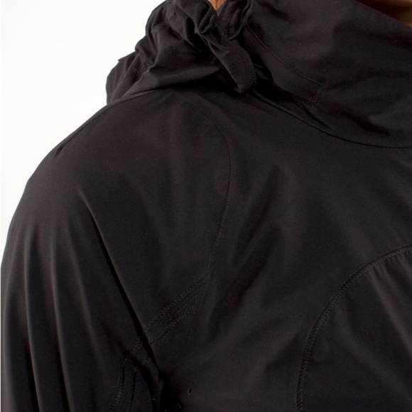 Lululemon Run: In The Rain Jacket
Black - Picture 4 of 16